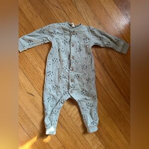 Quincy Mae 6-12m bodysuit